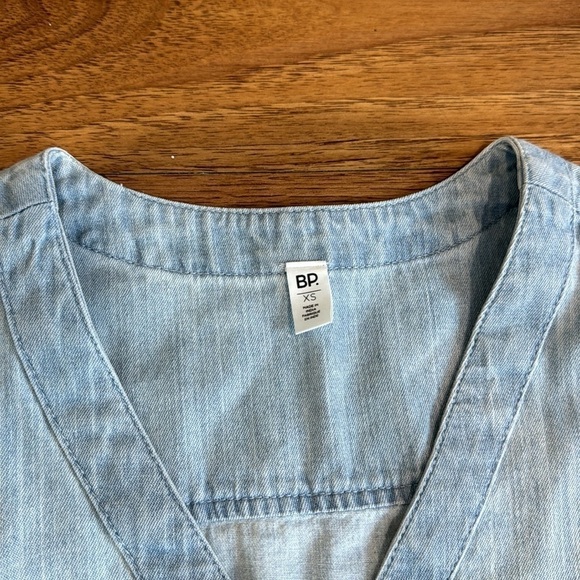 BP. Nordstrom V Neck Light Wash Chambray Shirt XS denim western button down - Picture 11 of 13